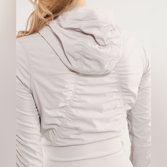 Lululemon Dance Studio Jacket in Dune, size 6 - Picture 6 of 14